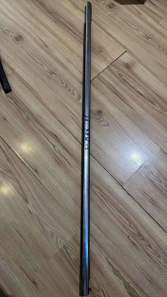 фото №1, Молдинг уплотнитель правый задняя ford s-max