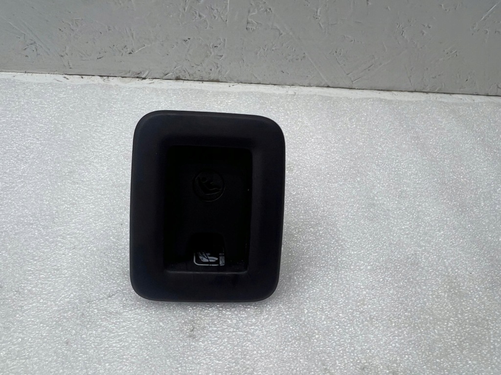 фото №2, Audi q2 - 2020 защита / заглушка isofix