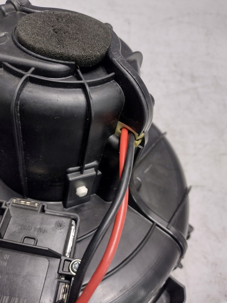 Вентилятор воздуходувка резистор обдув bmw f11 2,0d r4046 uk в Украине