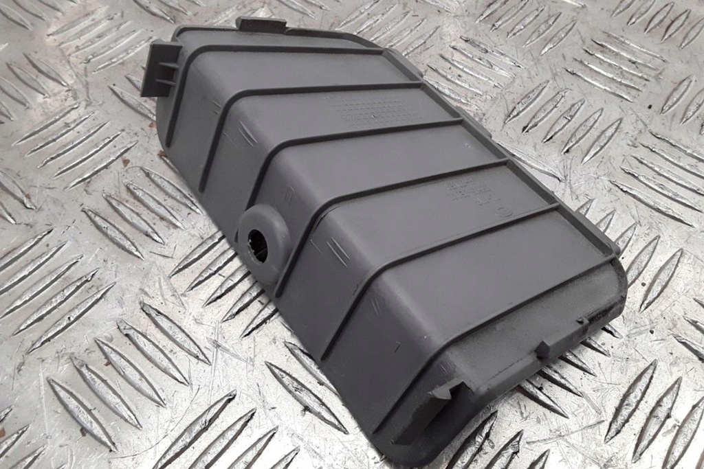 фото №7, Молдинг декоративна багажника kia sorento i jc 855353e000 2.5l дизель 2005