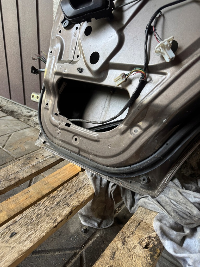 фото №8, Дверь правый задняя задние mitsubishi pajero pinin