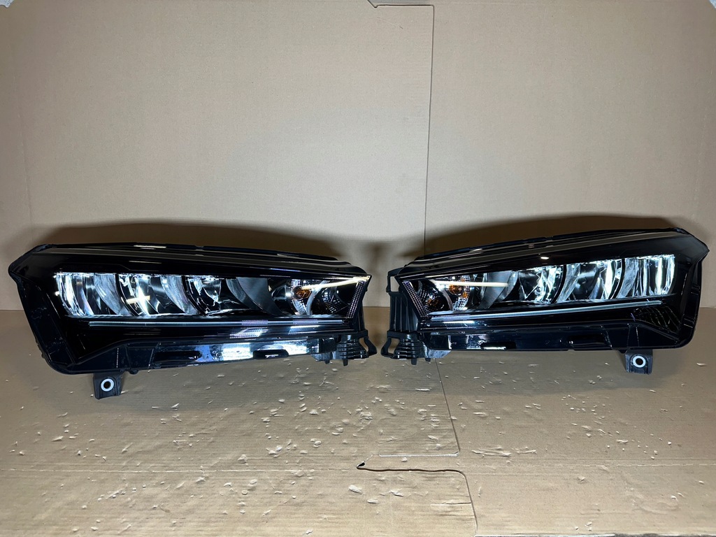 фото №1, Skoda enyaq 5lb led лампа права ліва передня перед