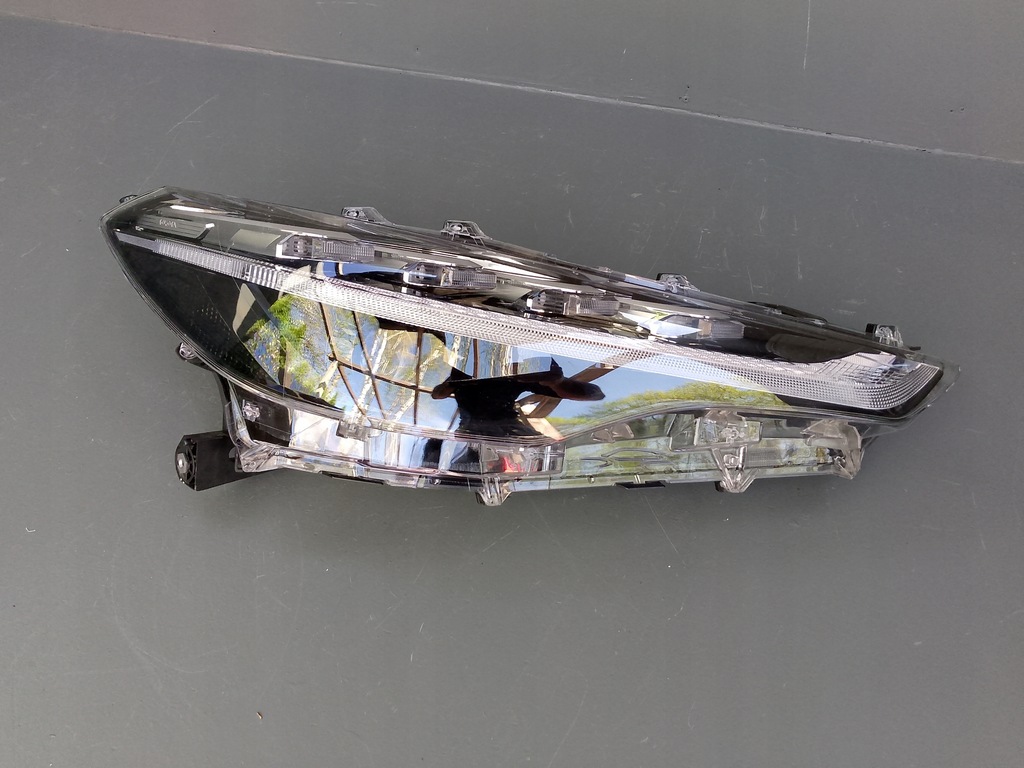 фото №10, Toyota corolla cross 2020- лампа led передняя правая правый перед ÷