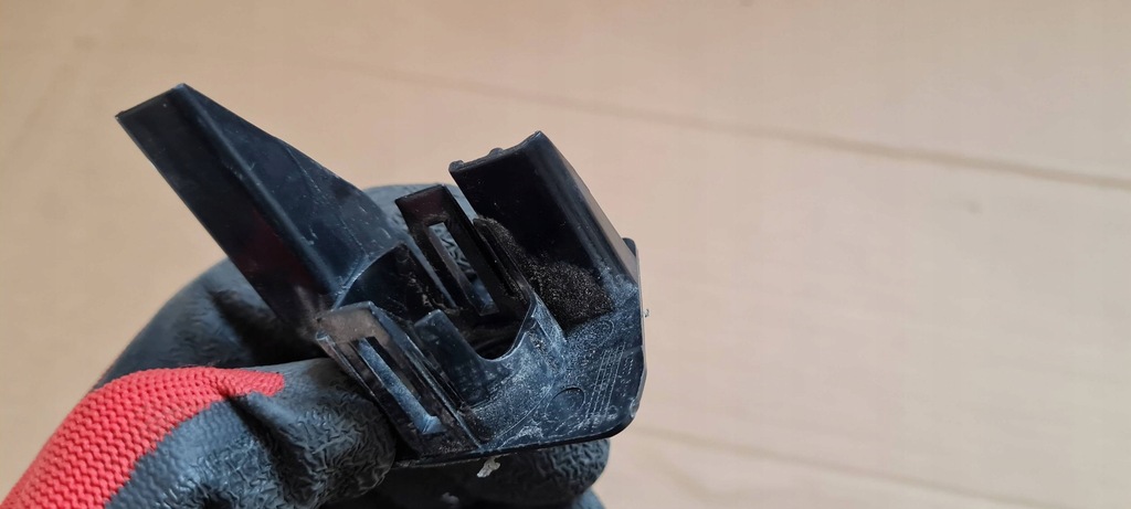 фото №6, Audi q3 8u кронштейн кронштейн датчика pdc левый перед w решётка радиатора 8u0919267m