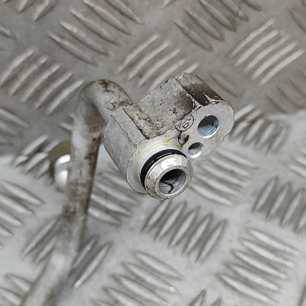 фото №6, Toyota hiace h50, h60, h70 2001 wąż / шланг кондиционера a/c