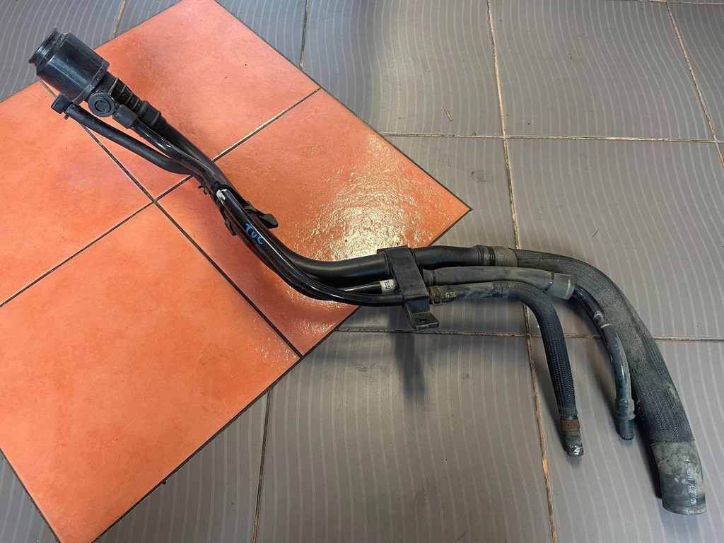 фото №1, Hyundai tucson ii труба заливна горловина пального 1.6 gdi 31030-d7000