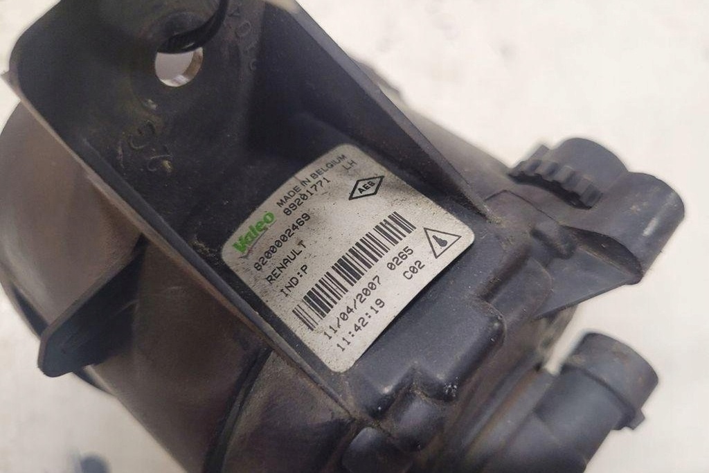 фото №1, Противотуманная фара левый передний renault espace iv jk0/1_ 820002469 2.0l дизель 2008