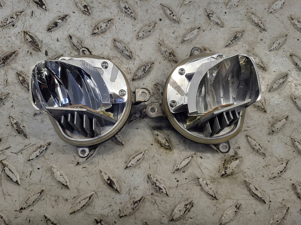 фото №1, Bmw f32 f45 f46 модуль jeż led лампы правый поворотник 1305715337