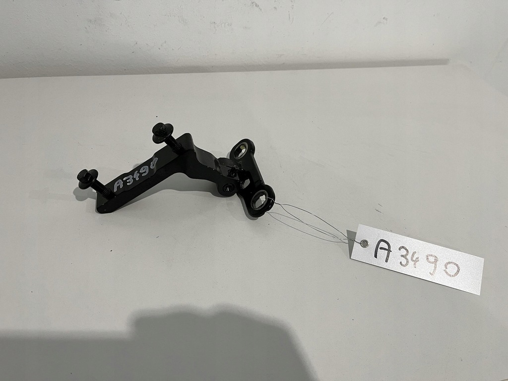 фото №1, Volvo s60 iii петля верхний дверь правый задняя 31457983