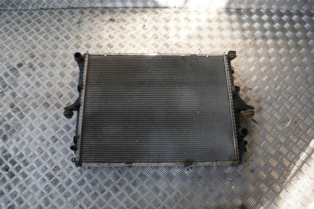 Купити Vw touareg 2.5 tdi радіатор води 7l6121253