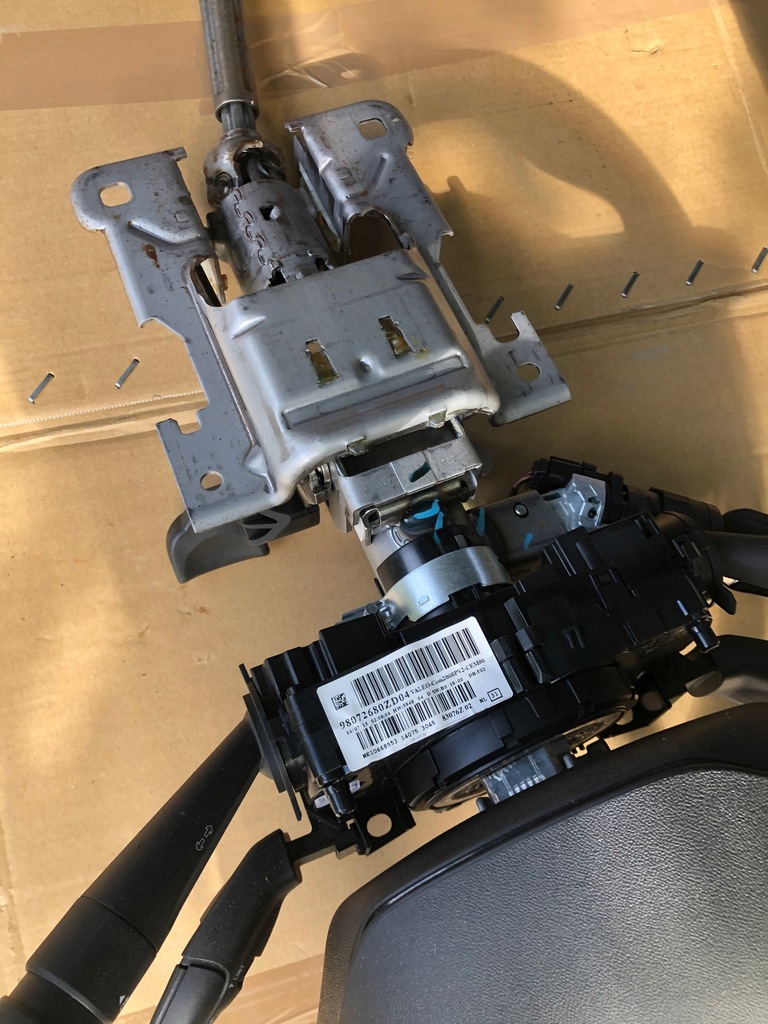 фото №4, Peugeot 208 колонка воздуховод подушка безопасности переключатели taśm