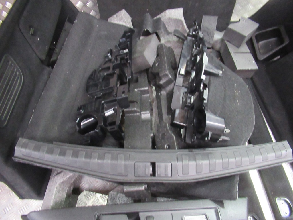 фото №9, Alfa romeo stelvio обивка багажника комплект