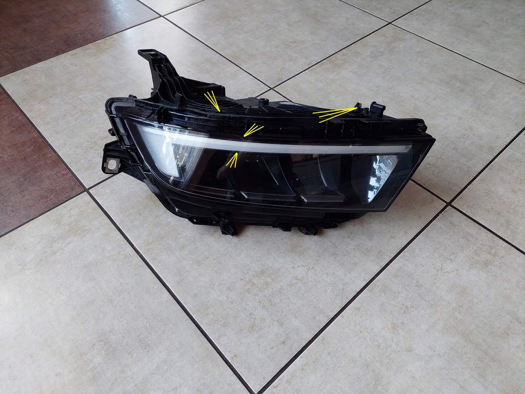 фото №1, Лампа правая - full led - opel astra vi l 6