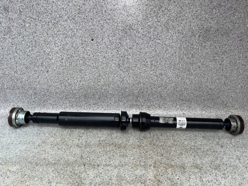 фото №1, Jeep grand cherokee wk2 wał приводной передний p53010968ab