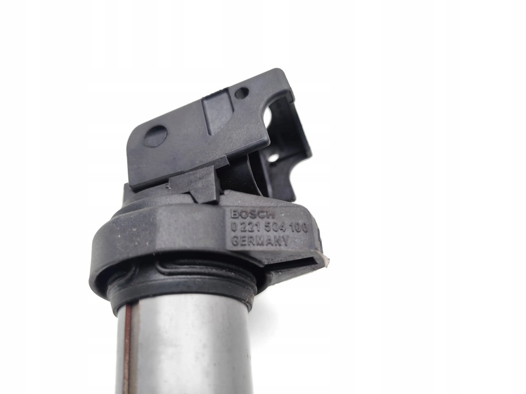 Bmw x3 катушка зажигания wysokiego напряжения 3.0i xdrive бензин 0221504100 с Разборки