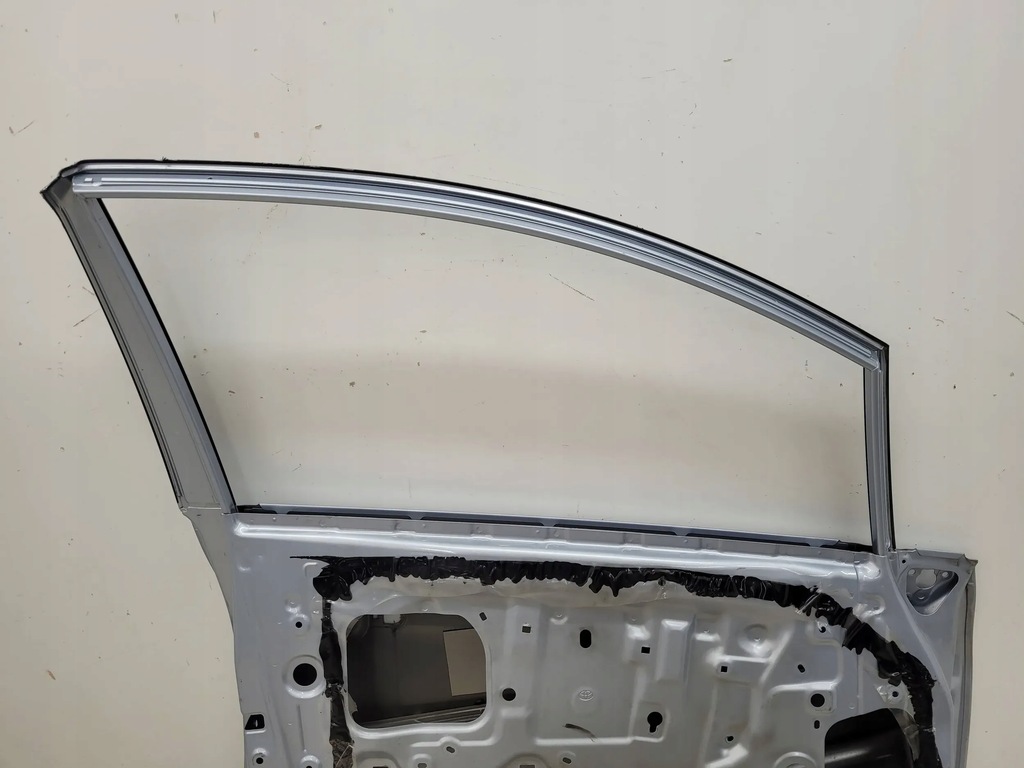 фото №10, Toyota auris 07-12 5d дверь перед передние левая fv