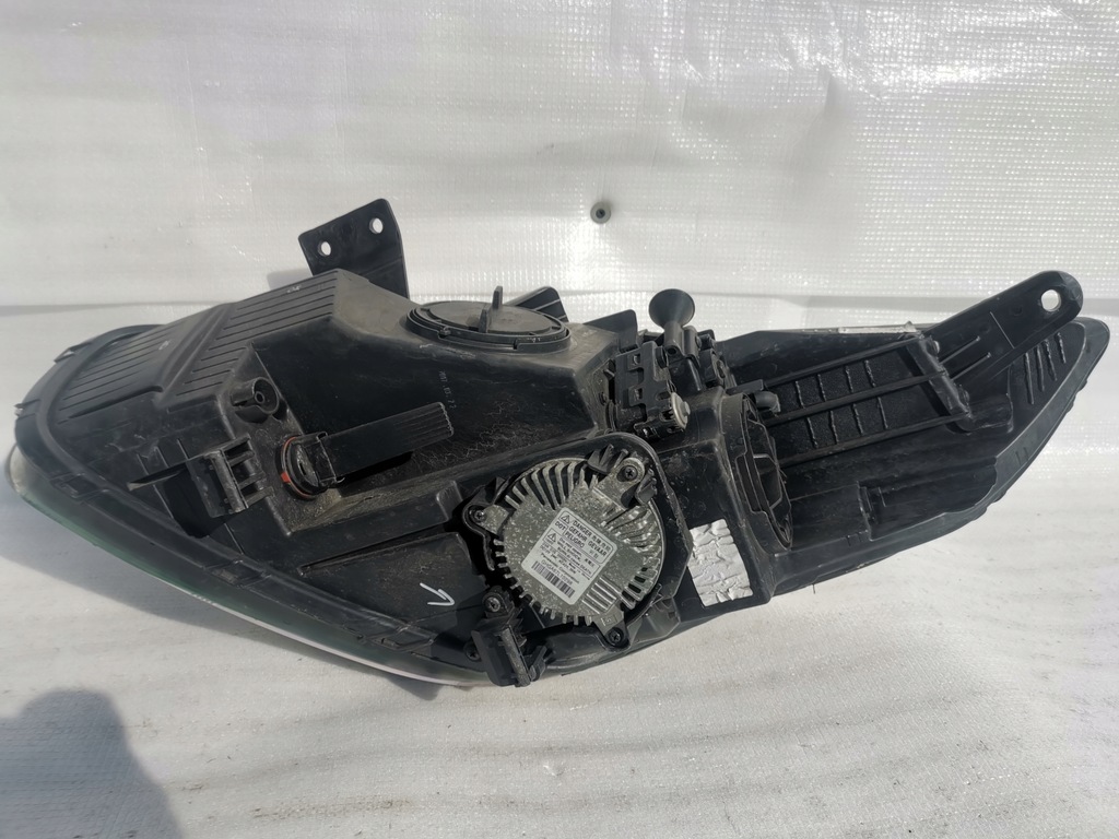 фото №11, Лампа перед правый ксенон kia carens iv 13- eu