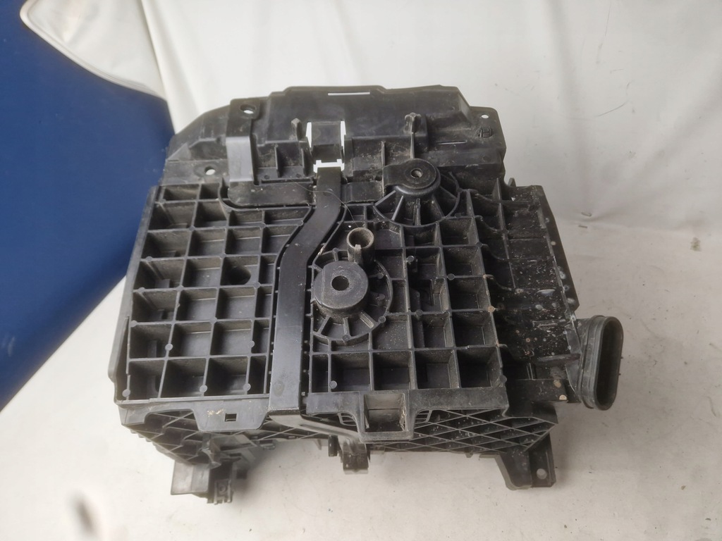 фото №10, Trafic vivaro talneto iii b корпус основание защита аккумулятор