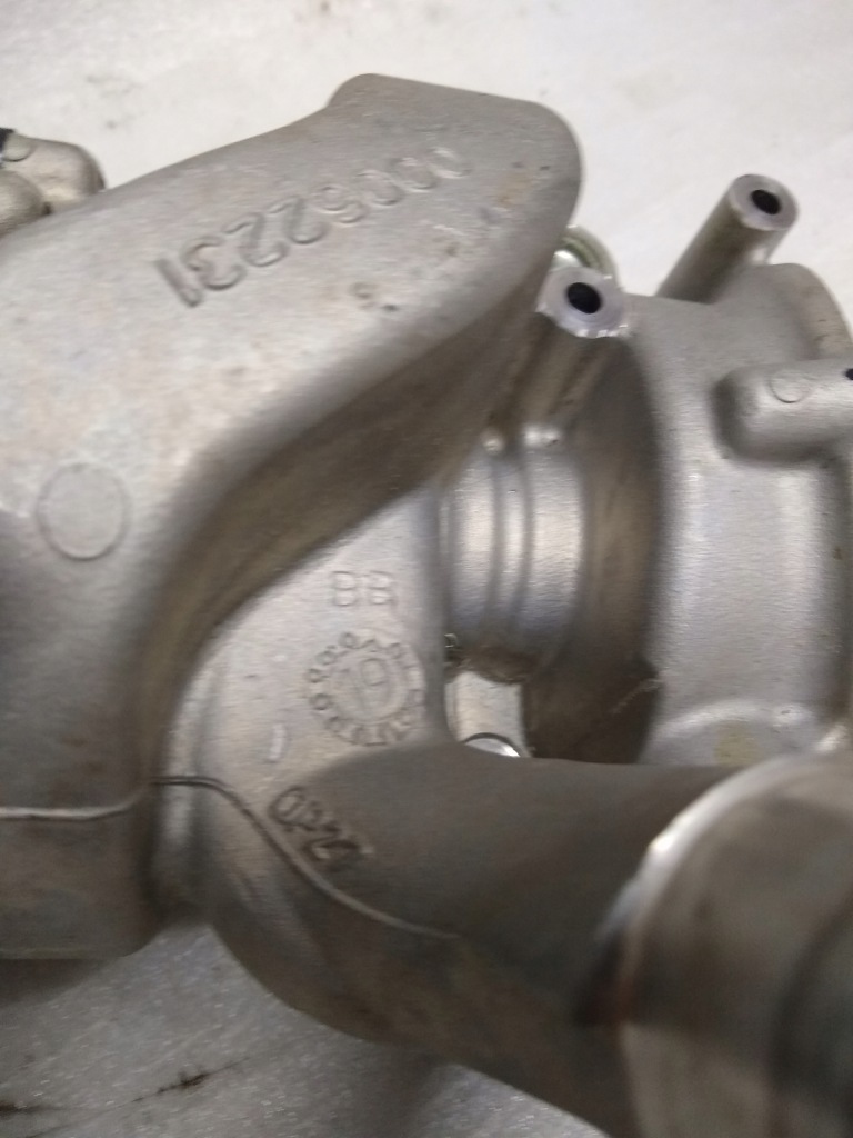 Насос воды mclaren 650s 2019 год 00062231 с Разборки