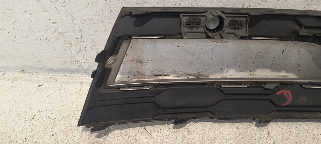 фото №11, Решётка бампера перед левая skoda octavia iv 19-