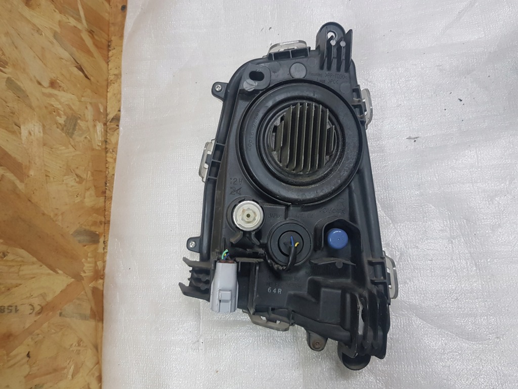 Противотуманная фара фара противотуманная toyota prius led drl Цена