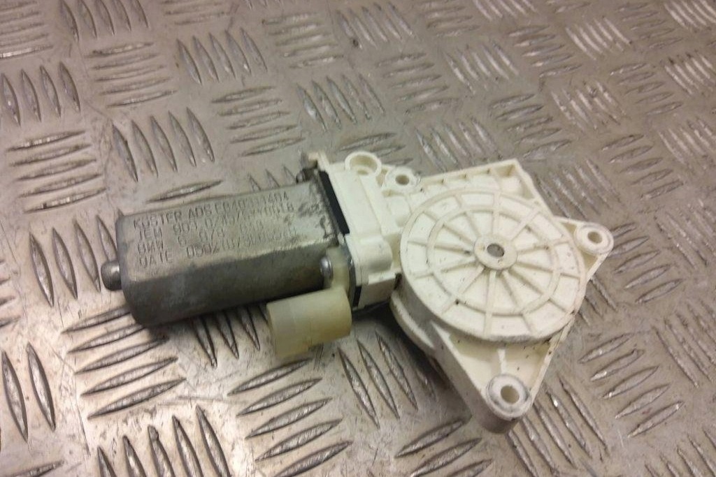 фото №7, Моторчик скло задніх правих двері bmw 1 coupe e82 6978848 2.0l дизель