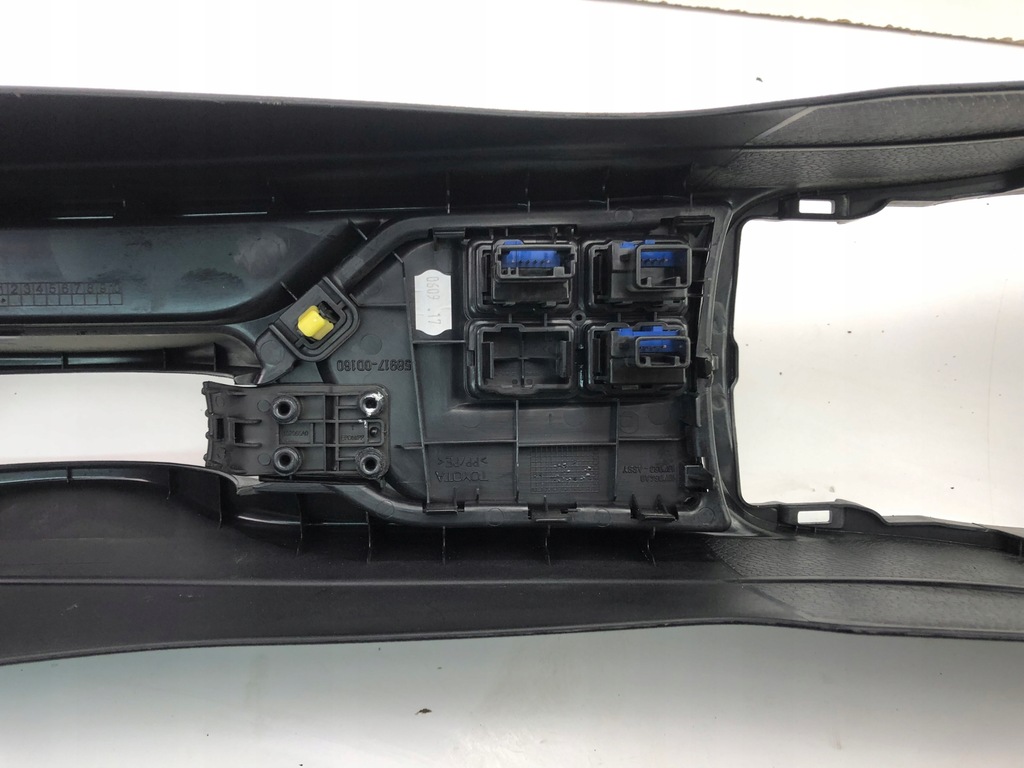 фото №8, Toyota yaris iii тунель середній 589100d290