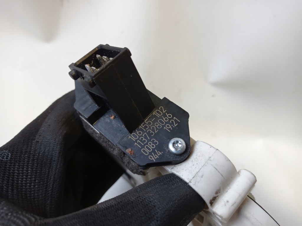 Моторчик стекло левый перед vectra c 106155102 в Украине