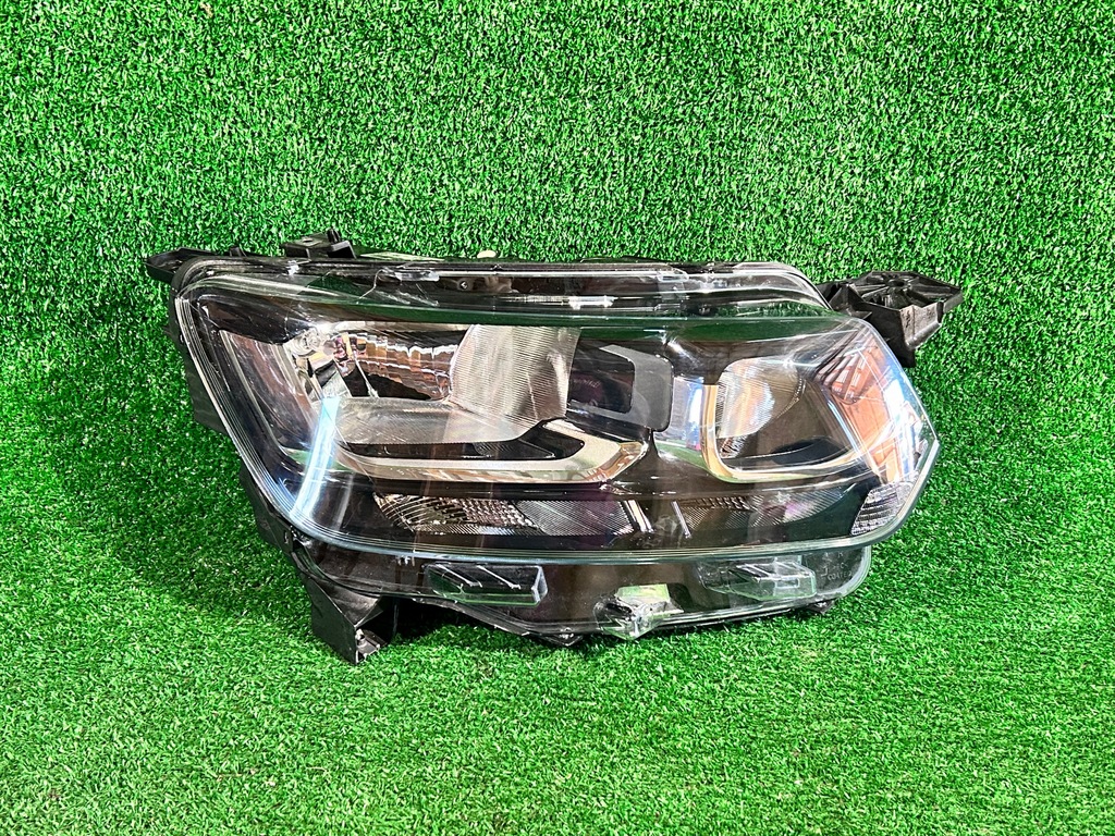 фото №1, Фара правый toyota proace city verso 9835780580