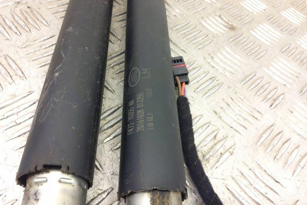 фото №7, Правий привід кришки багажника land rover discovery iv l319 fk7270355ah