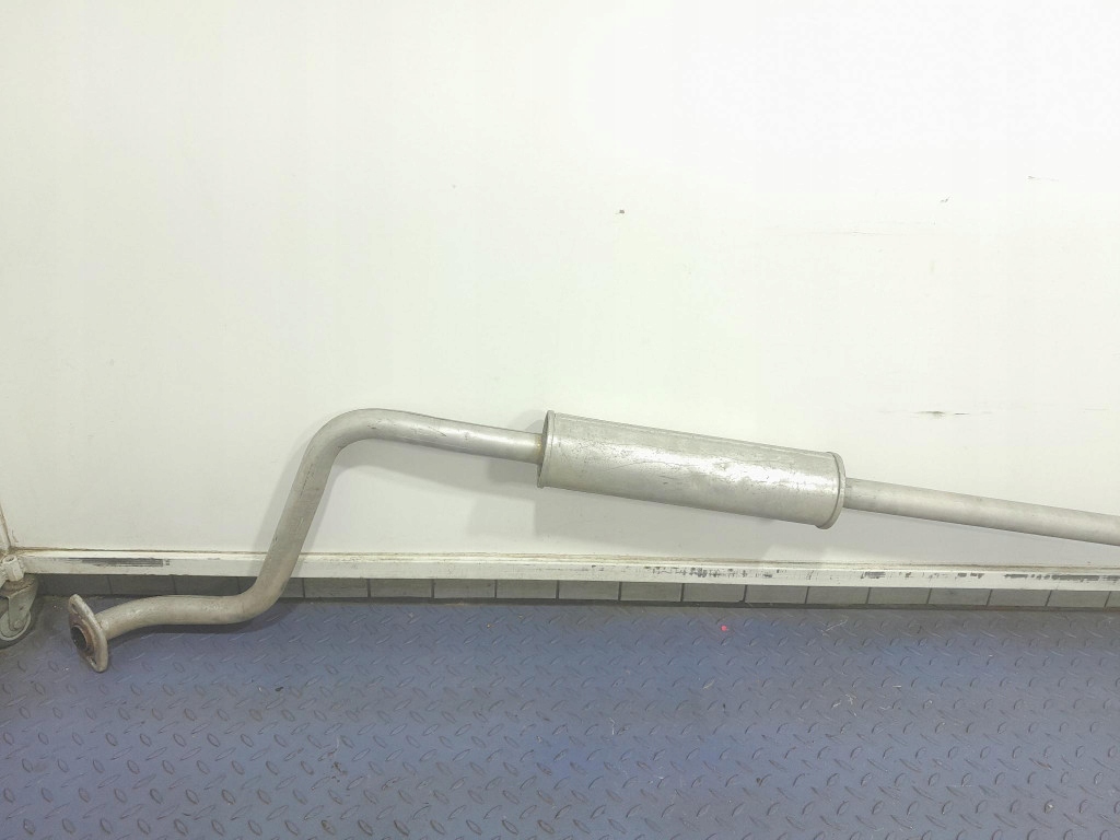 Toyota yaris 1 рестайлинг  1.0b 68 km гаситель выхлоп труба Оригинал