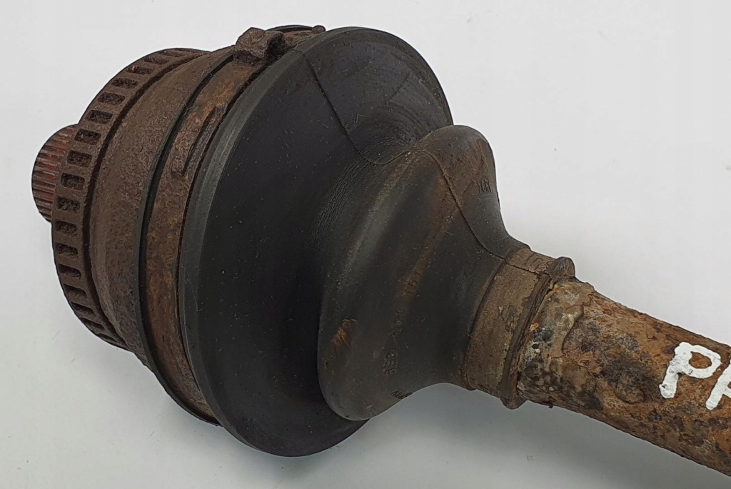 Приводной вал правый  правая  задний vw passat b5 w8 Оригинал