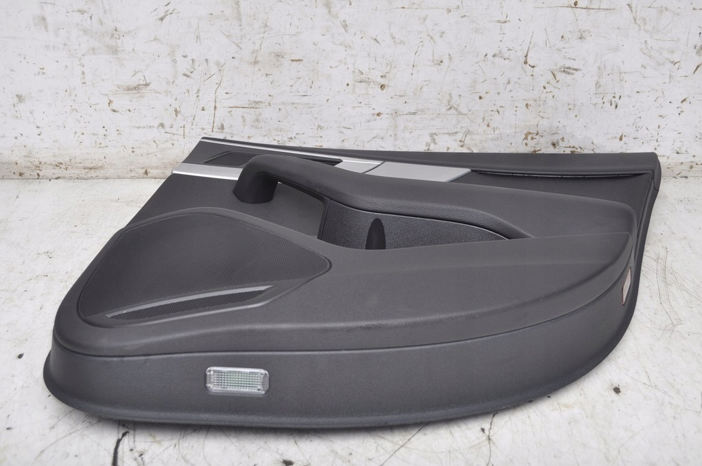 фото №11, Audi a4 b9 обшивка двері правий задня sedan