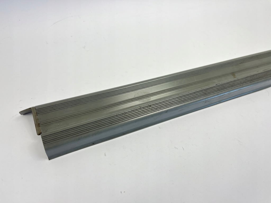 Молдинг поріг накладка поріг mercedes we201 190 перед права ліва сіра Київ