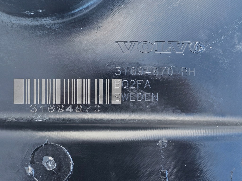 фото №12, Подкрылок volvo xc60 ii 17-23 правый передний правый orginał правое передние