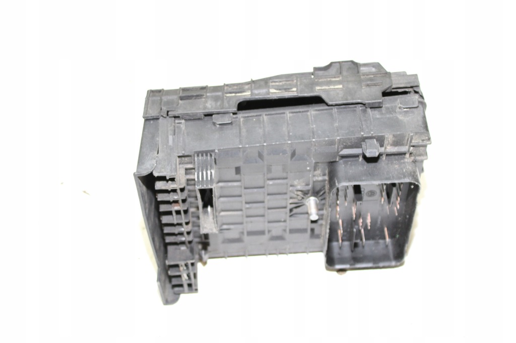 фото №4, Коробка запобіжників vw passat b6 1k0937132f bsi