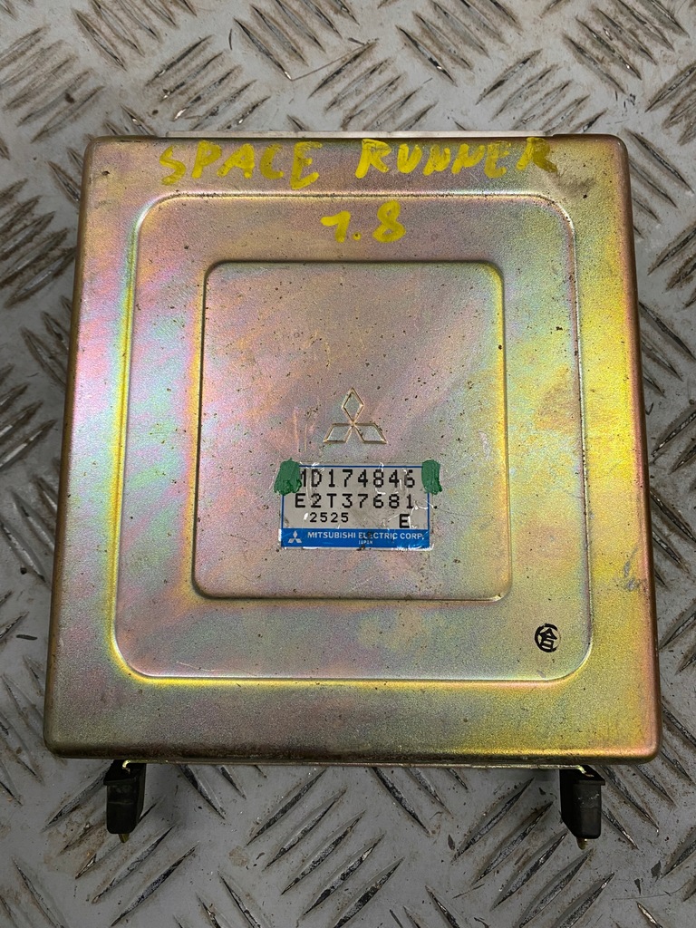 фото №1, Бортовой компьютер space runner i 1.8 md174846 e2t37681e