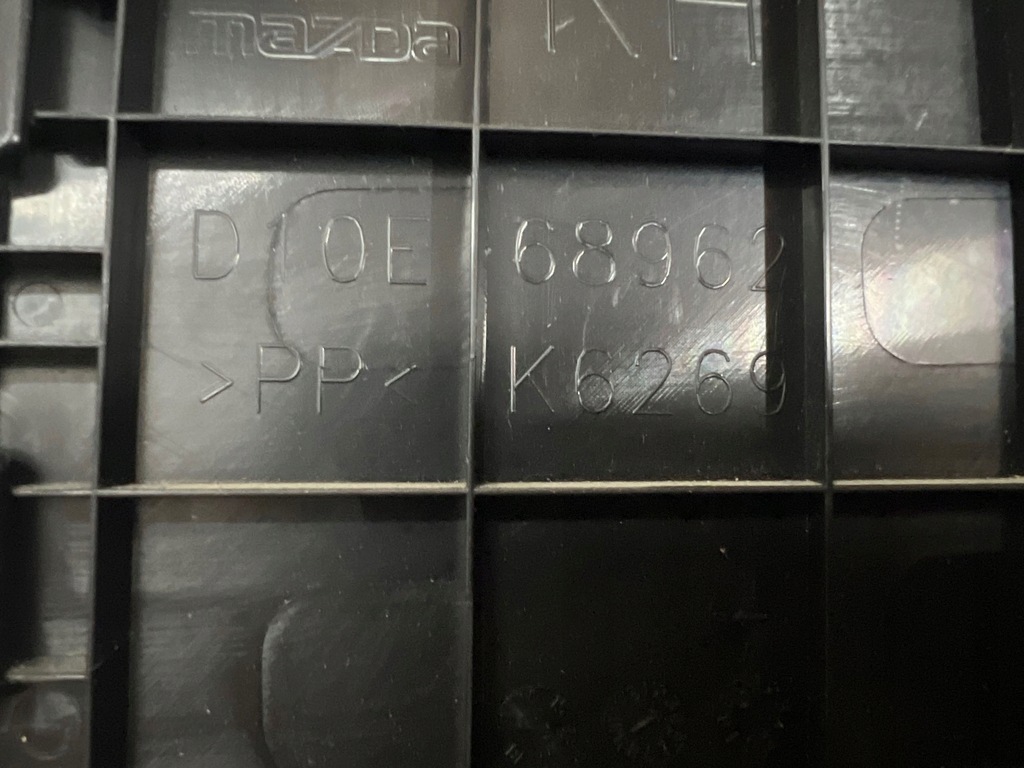 фото №9, Захист корпус кришки багажника задня оббивка mazda cx-3 13-21