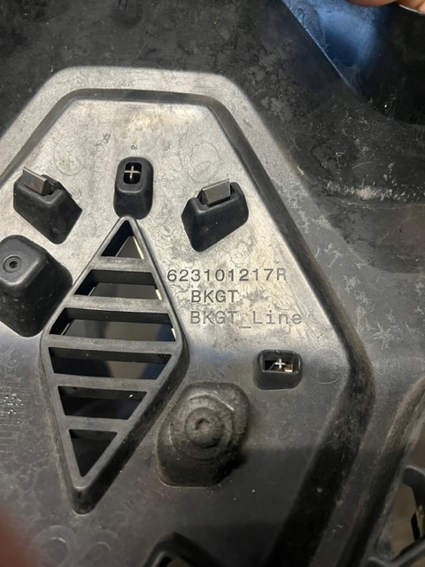 фото №2, Решітка радіатора решітка радіатора бампера renault megane iv 4 gt, 623101217r