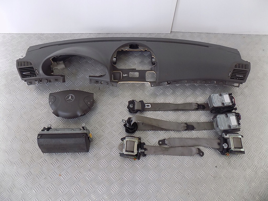 фото №1, Mercedes w211 консоль подушка безопасности ремни оригинал