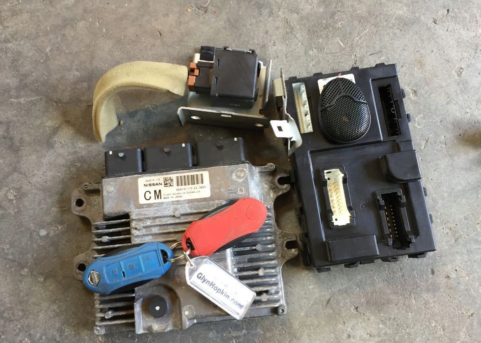 фото №1, Juke 2010- 1.6dig-t блок управления бортовой компьютер dea010-110