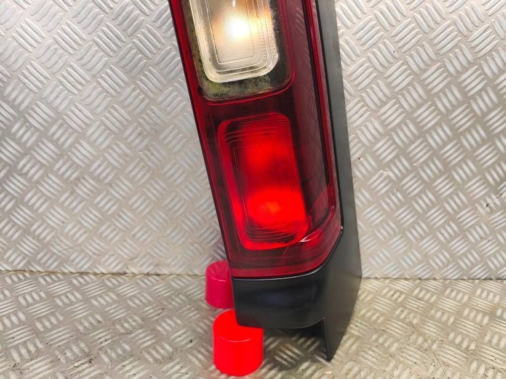 Фара задняя правый  renault trafic 3 opel vivaro b fiat talento 93450970 Киев