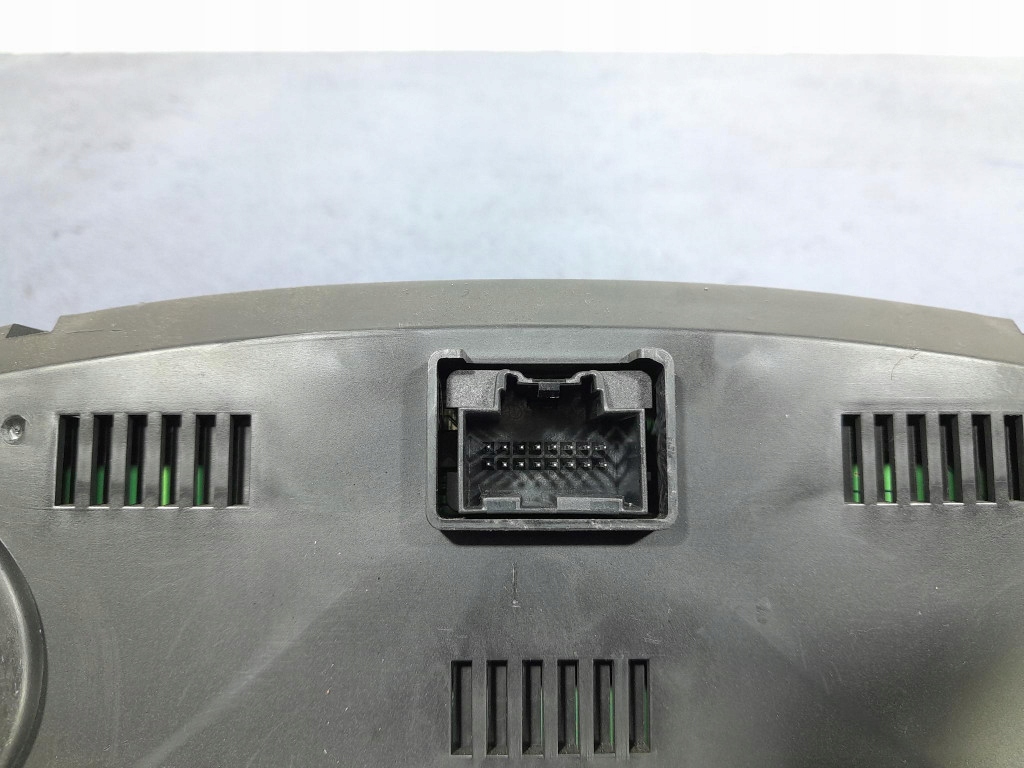 Chevrolet captiva 2.0 vcdi 150 km приборы панель дизель европа  96858460 Цена