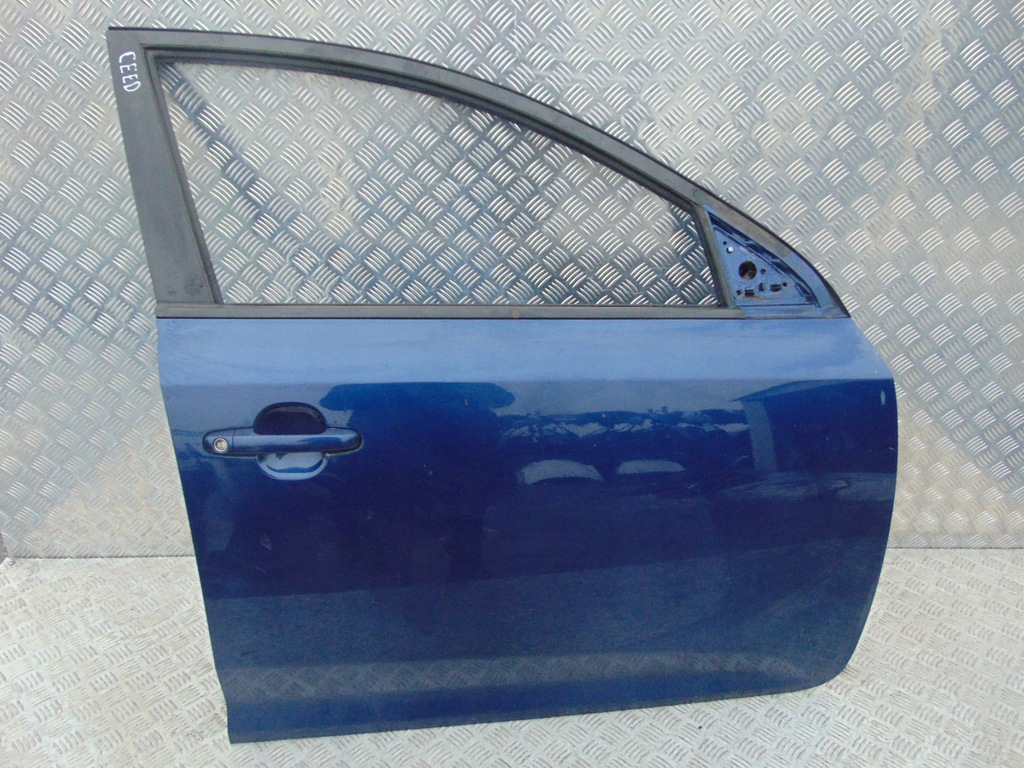 фото №1, Kia ceed i дверь передние правое хэтчбек 06-