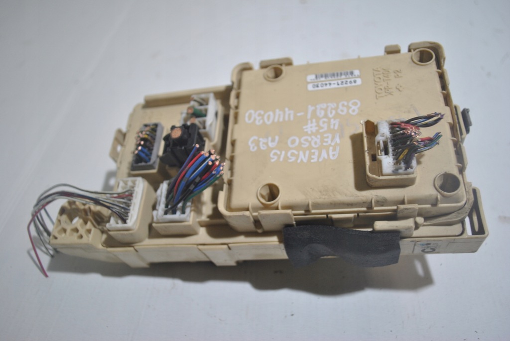 фото №6, Модуль коробка предохранителей toyota avensis verso 89221-44030
