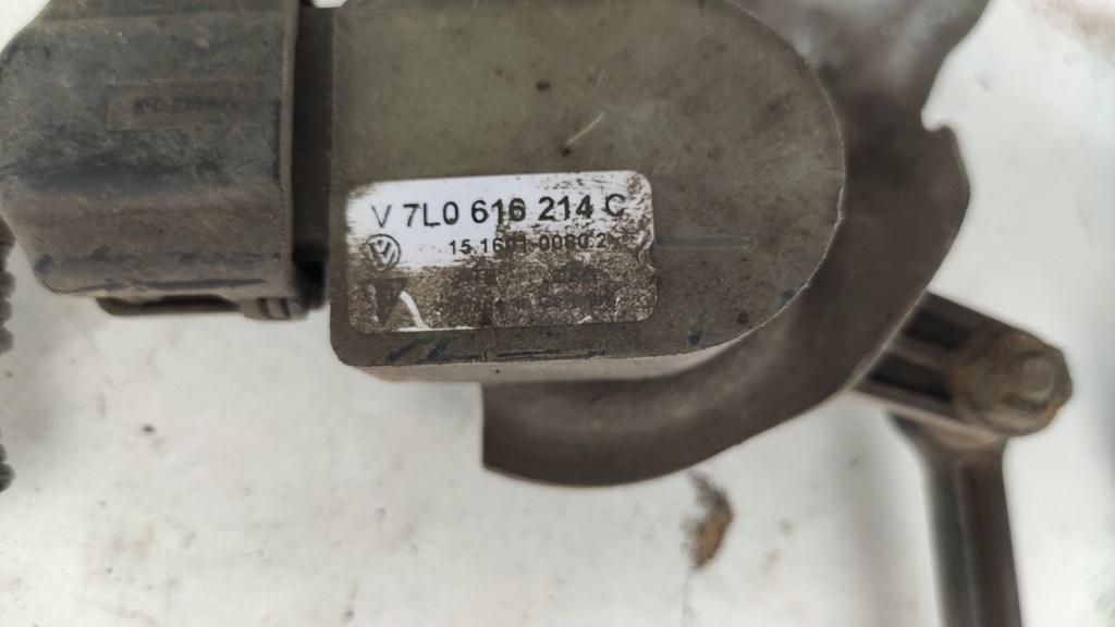 фото №5, Audi q7 4l датчик вирівнювання світла правий 7l0616214c