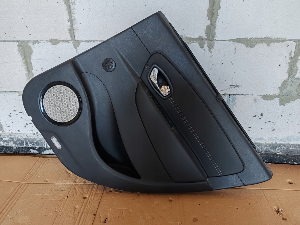 фото №1, Обшивка обивка дверь правый задняя renault scenic iii 829a03220r bose