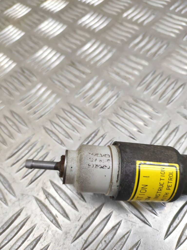 фото №5, Bmw 3 e90 e91 2010 помпа топлива webasto