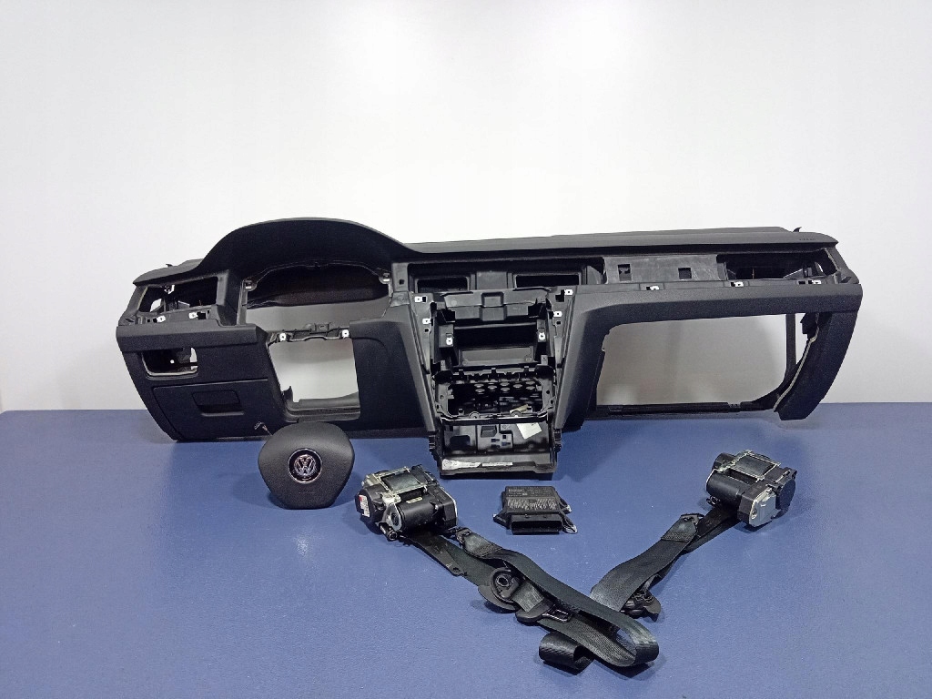 фото №1, Vw passat b8 приборная панель приборная подушки безопасности ремни 3g1857003al kpl