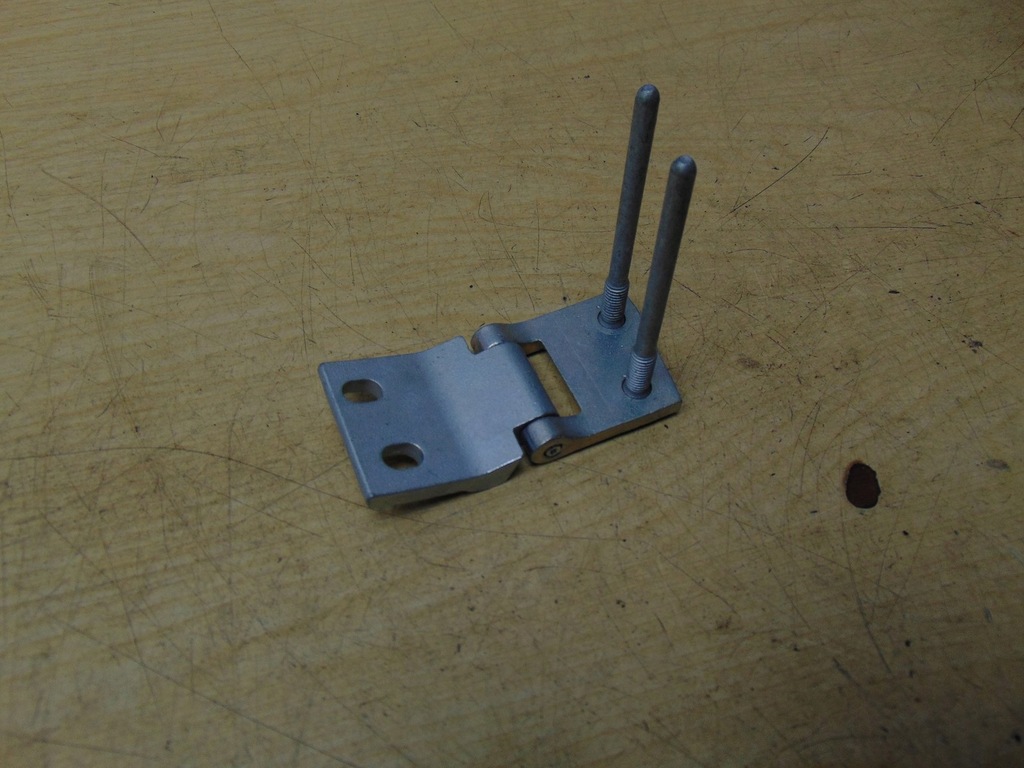 фото №1, Петля багажника vw transporter 03- le